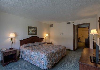 Econo Lodge Inn & Suites Ламбертон Экстерьер фото
